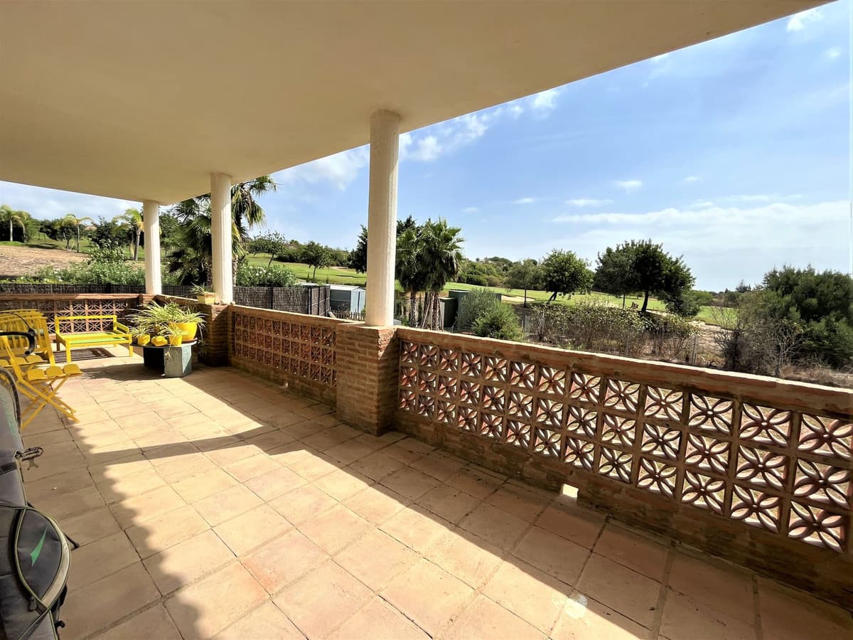 Detached Villa in Estepona — photo 3 of 10