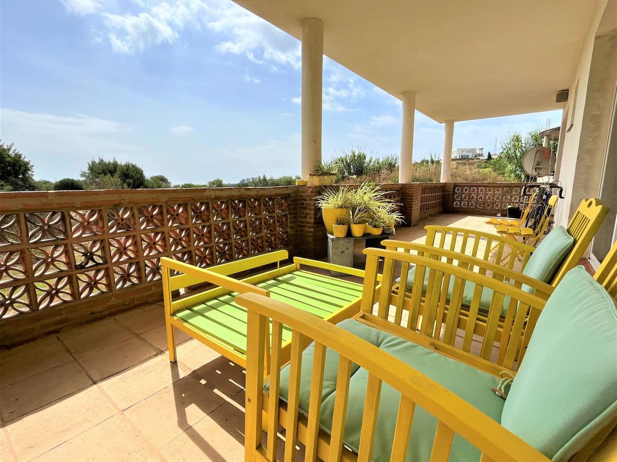 Detached Villa in Estepona — photo 5 of 10