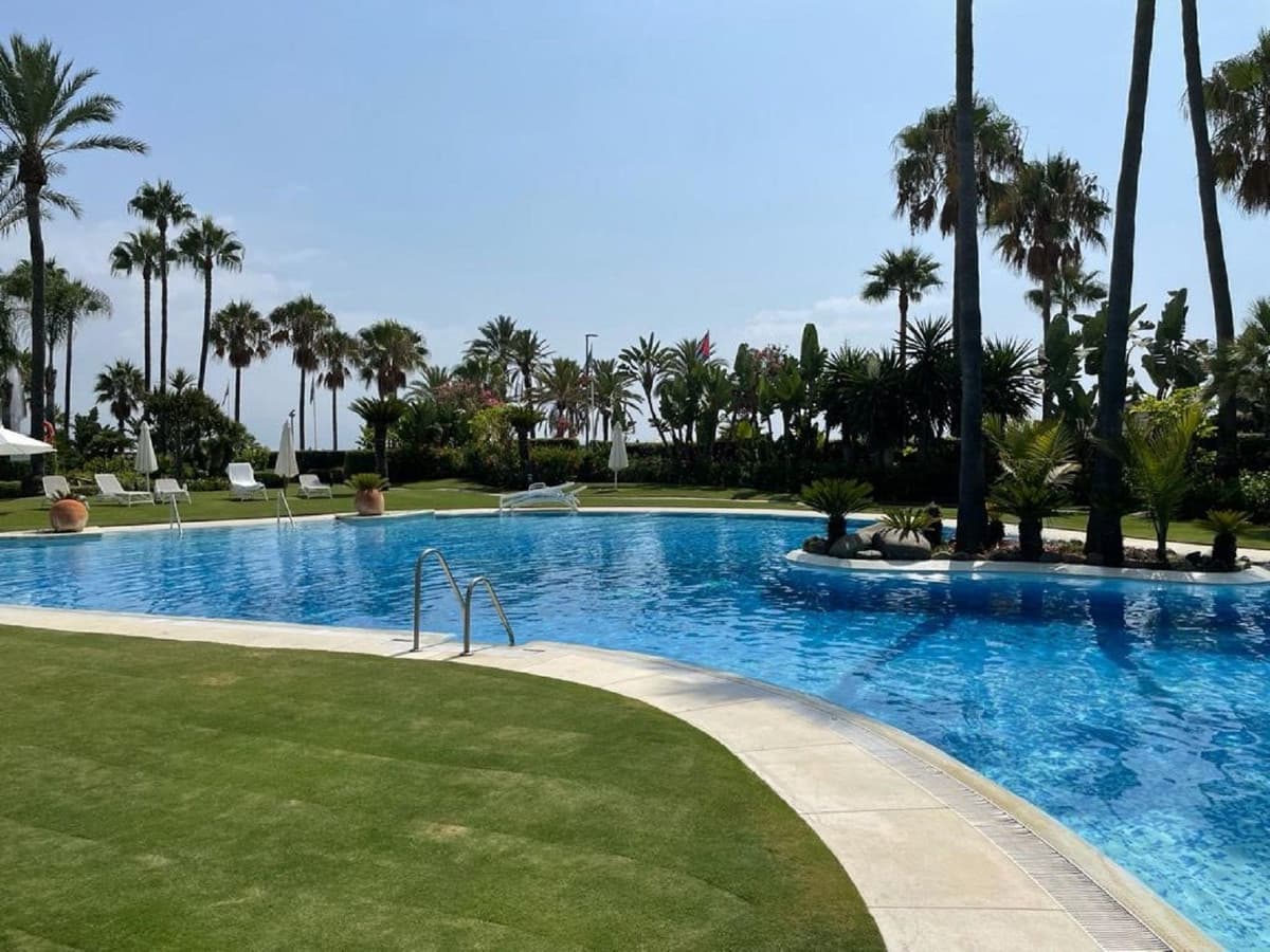 Middle Floor Apartment in Puerto Banús — photo 4 of 10