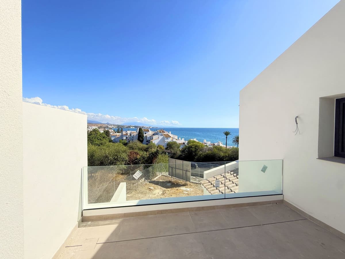 Semi-Detached House in Estepona — photo 3 of 10