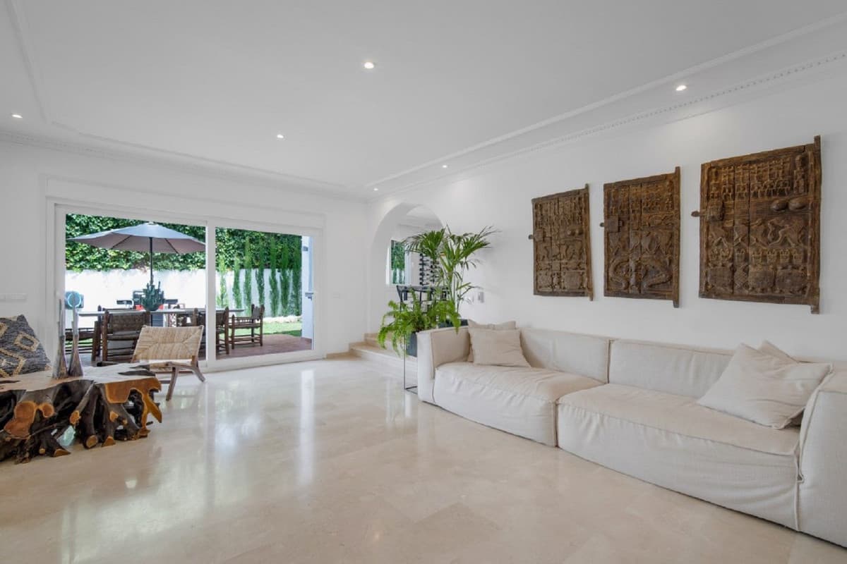 Detached Villa in Nueva Andalucía — photo 6 of 10