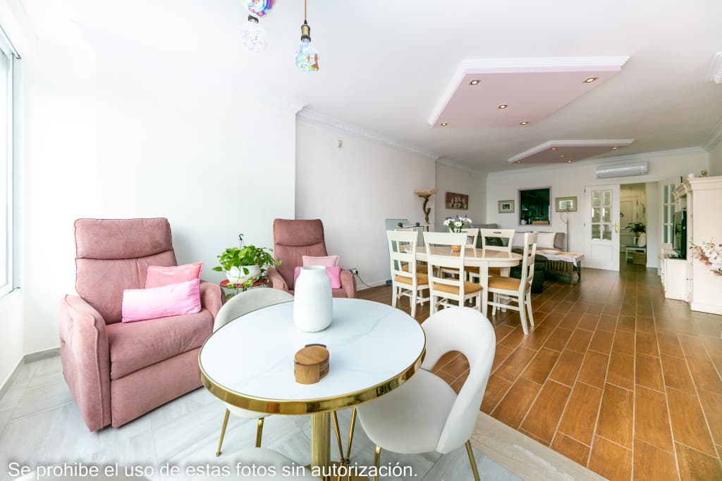 Middle Floor Apartment in Mijas Costa — photo 4 of 10