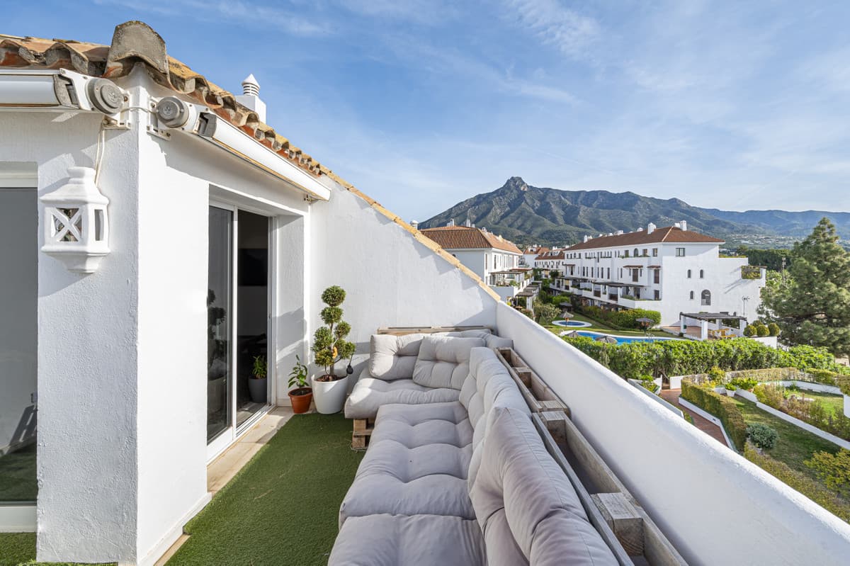 Penthouse in The Golden Mile — photo 1 of 10