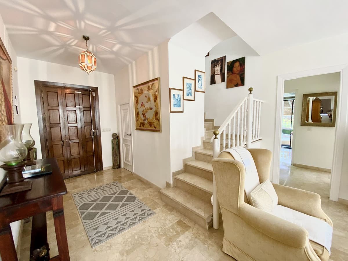 Detached Villa in New Golden Mile — photo 7 of 10