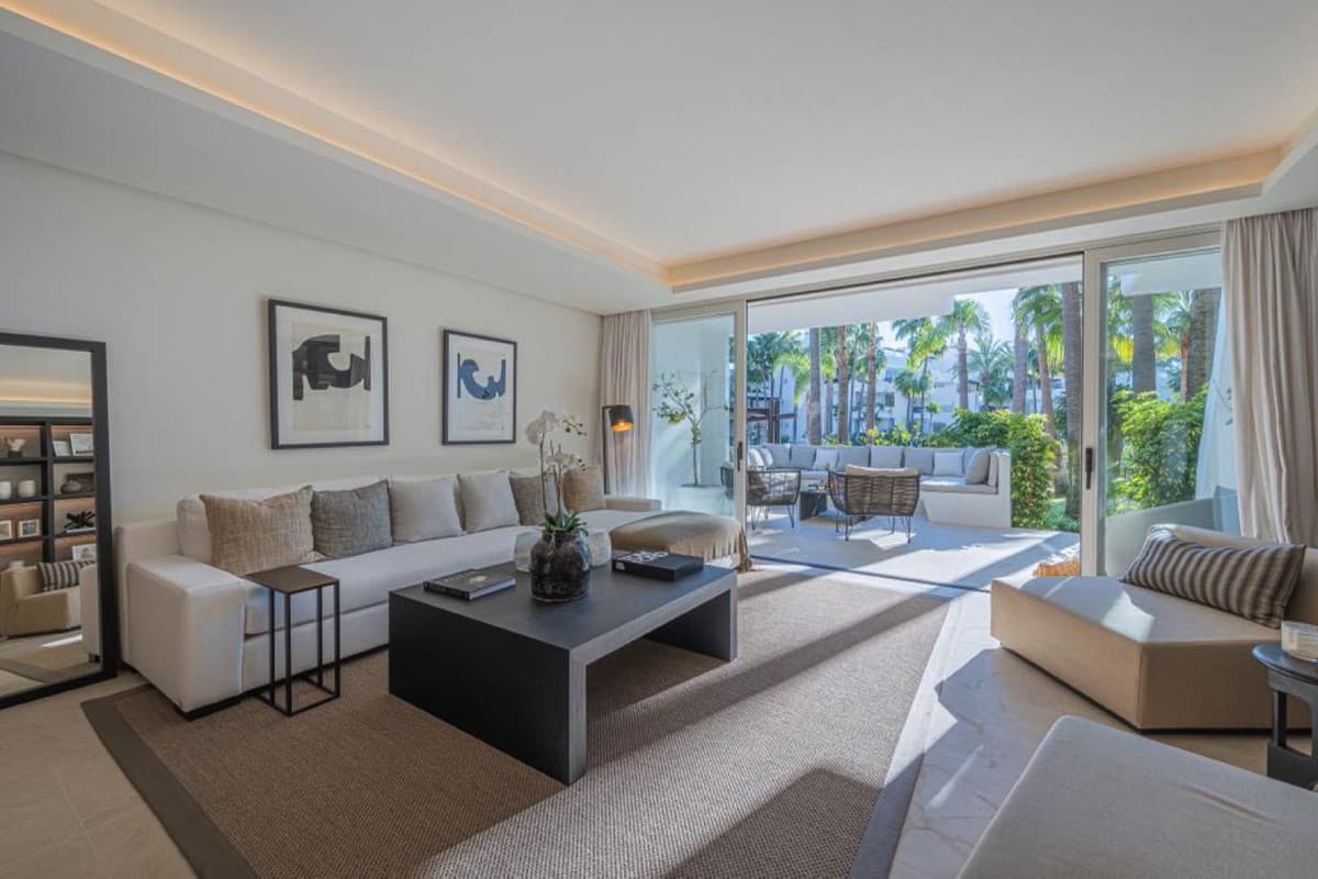 Ground Floor Apartment in The Golden Mile — photo 1 of 10