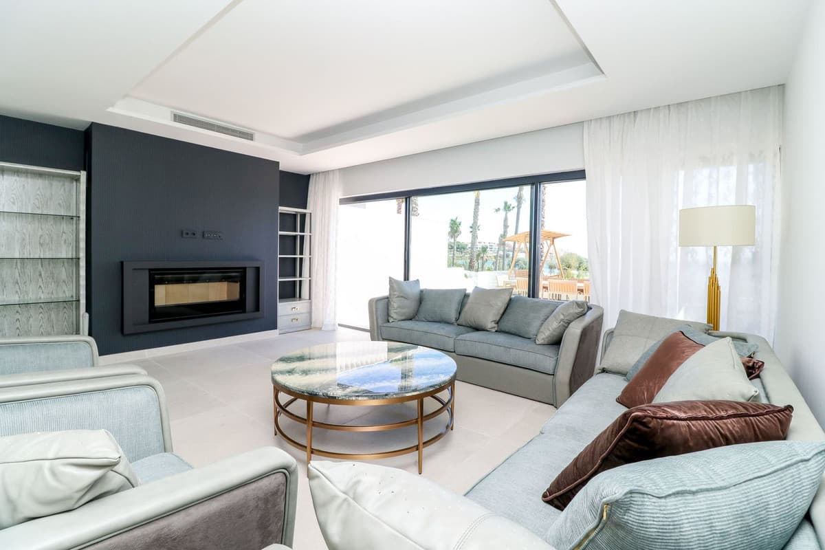Townhouse in Estepona — photo 2 of 10