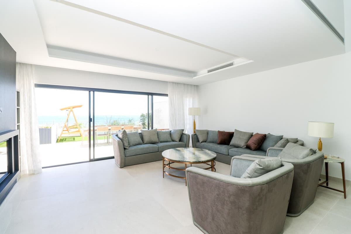 Townhouse in Estepona — photo 3 of 10
