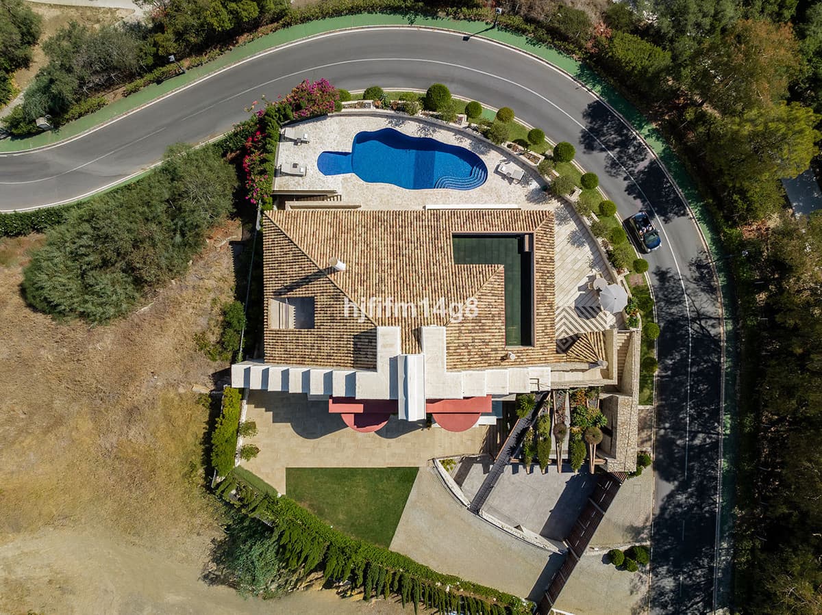 Detached Villa in La Quinta — photo 3 of 10