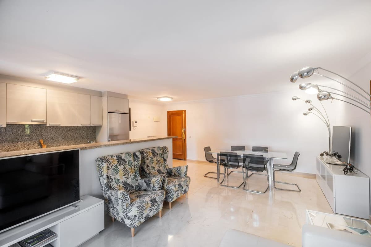 Middle Floor Apartment in Nueva Andalucía — photo 2 of 10