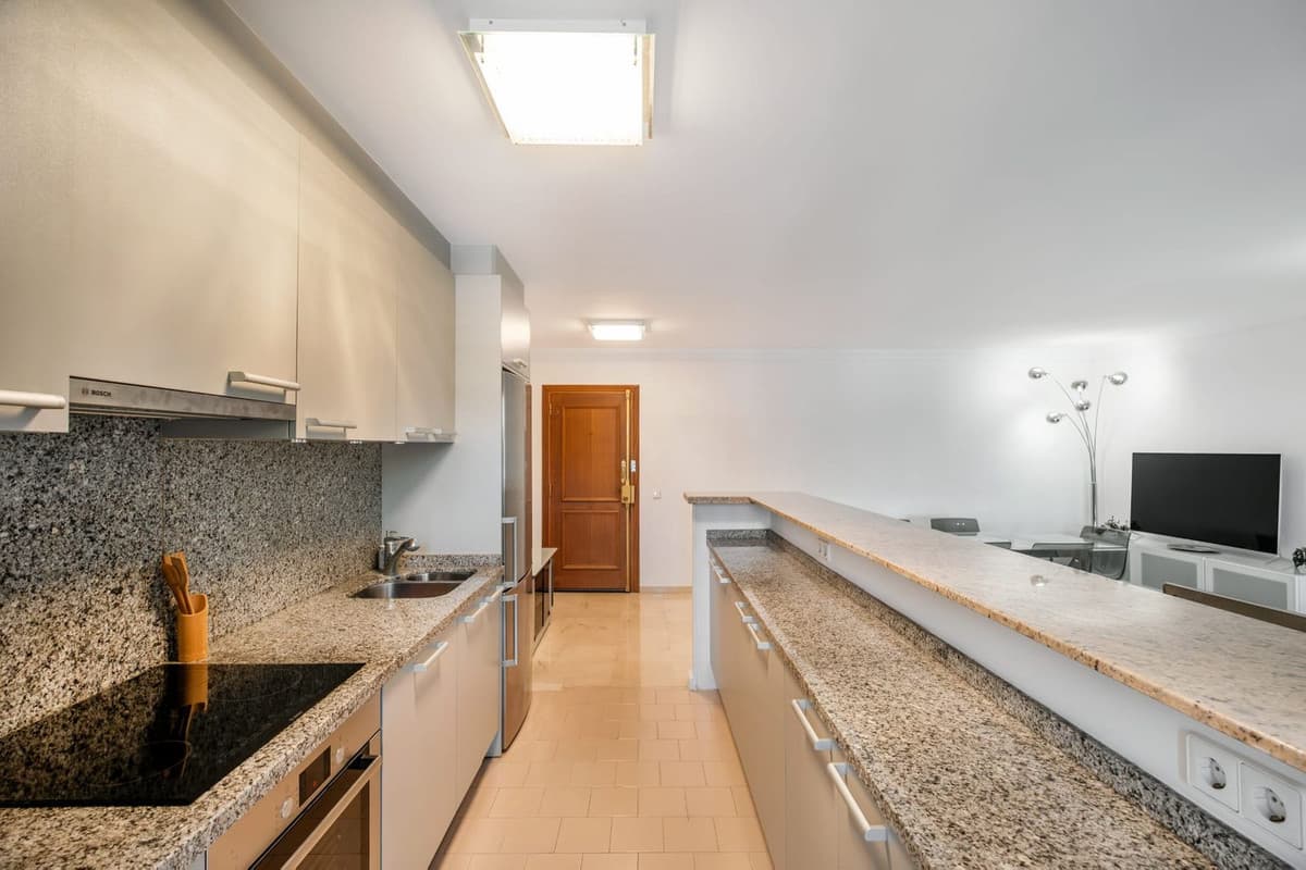 Middle Floor Apartment in Nueva Andalucía — photo 7 of 10