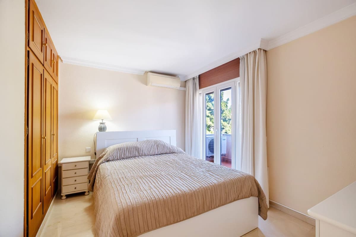 Middle Floor Apartment in Nueva Andalucía — photo 9 of 10