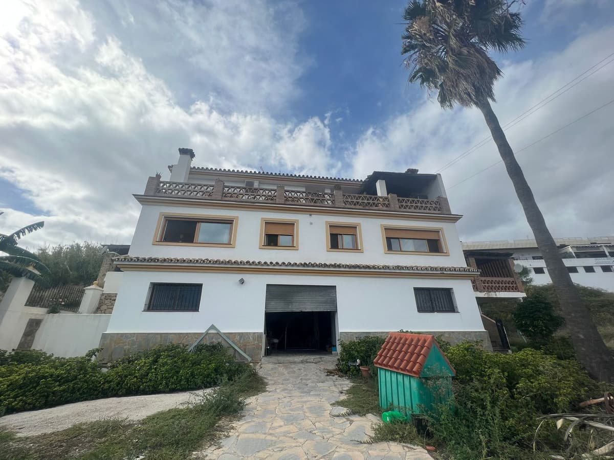 Detached Villa in Cancelada — photo 3 of 10