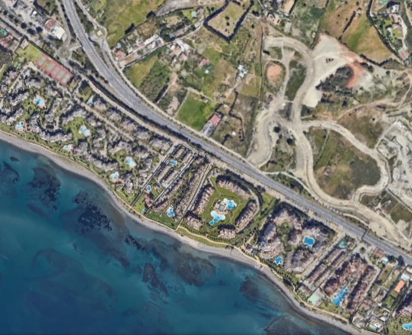 Land in Estepona — photo 2 of 3