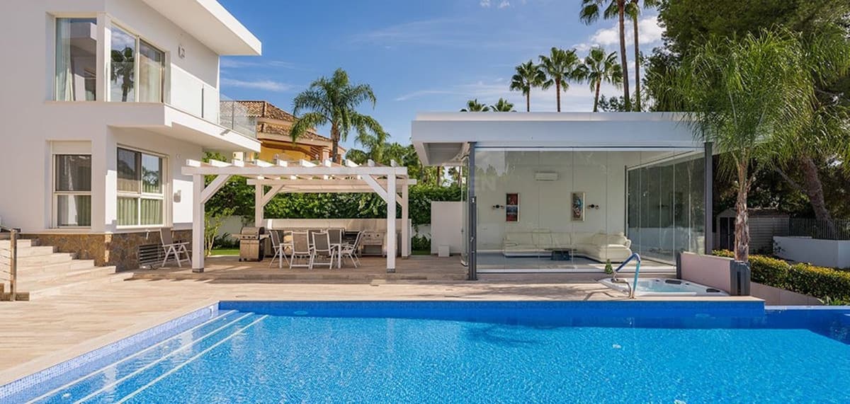 Detached Villa in Nueva Andalucía — photo 3 of 10