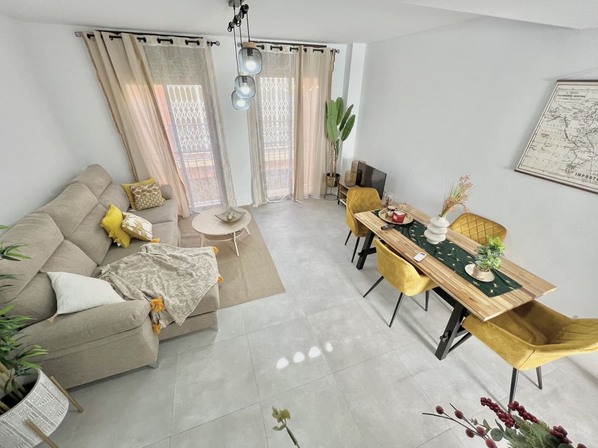 Middle Floor Apartment in Málaga — photo 6 of 10