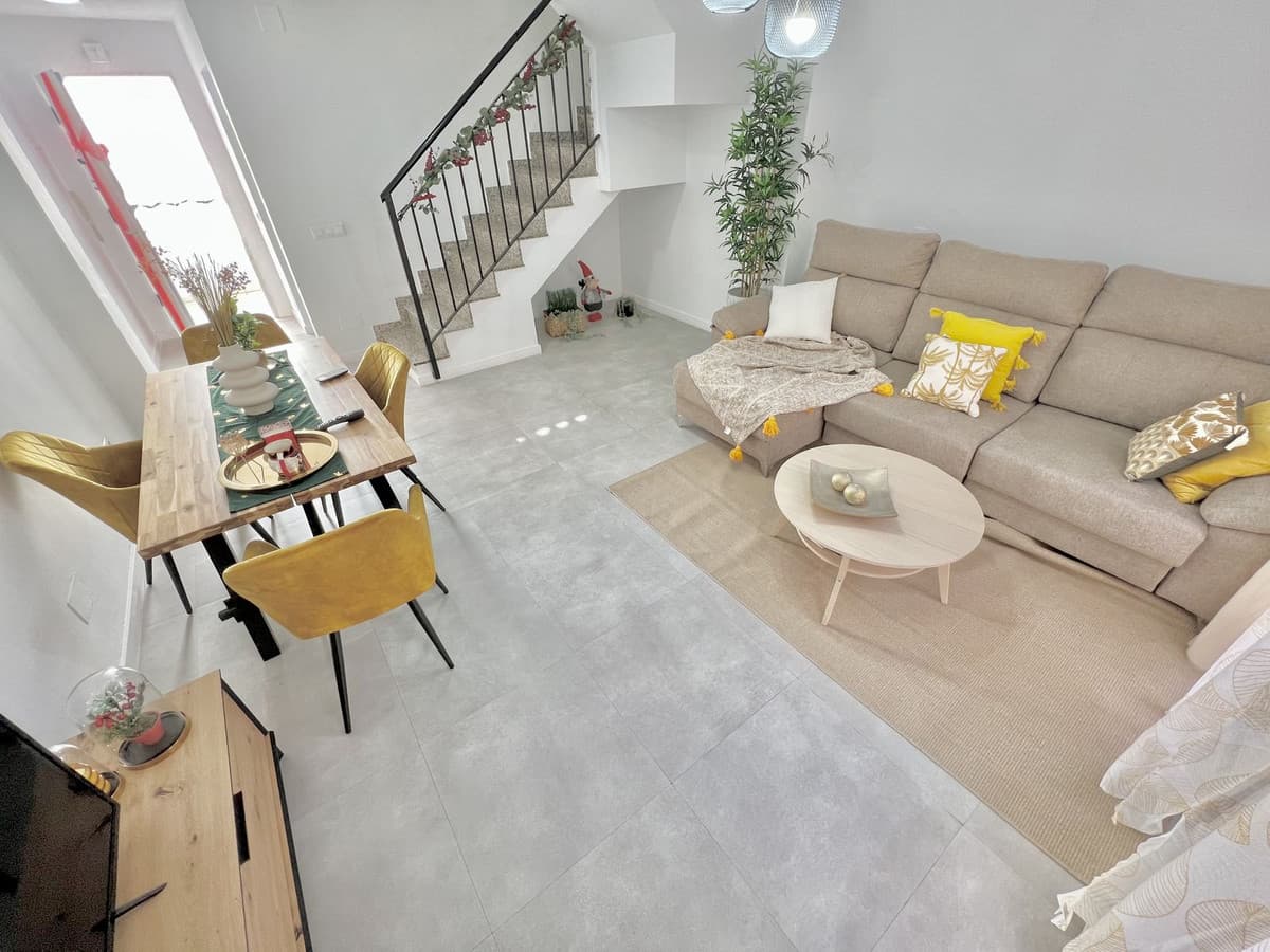 Middle Floor Apartment in Málaga — photo 7 of 10