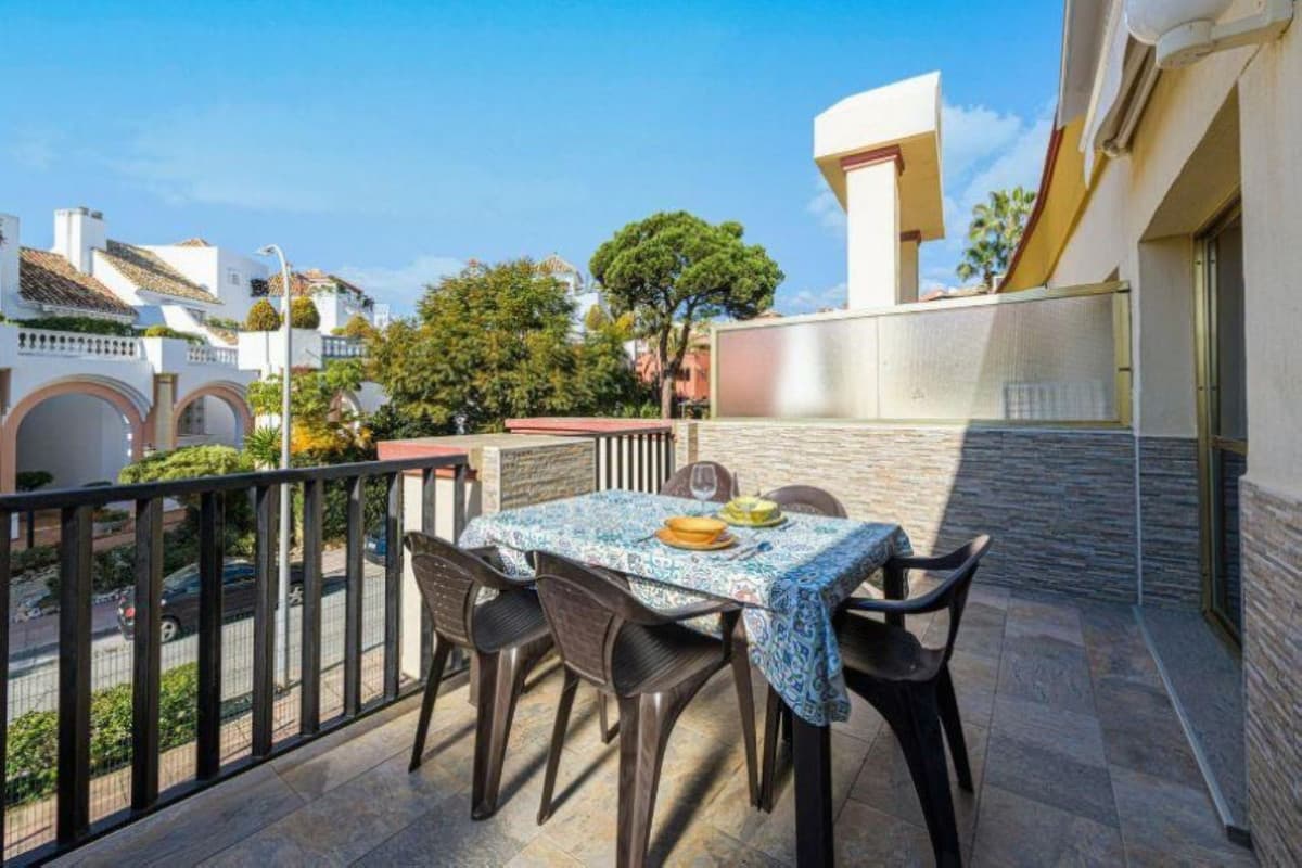 Ground Floor Apartment in Elviria — photo 1 of 10