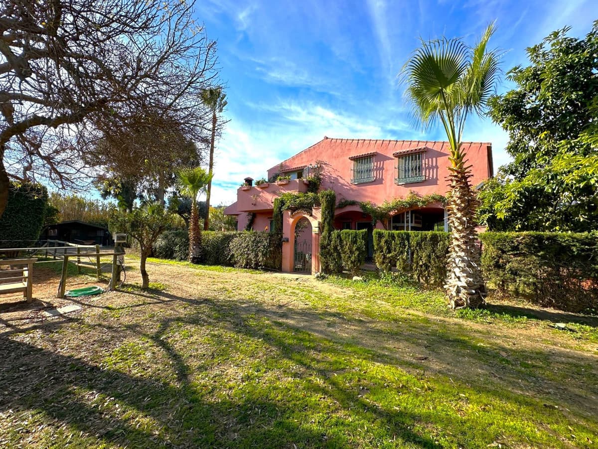 Cortijo in Estepona — photo 1 of 10