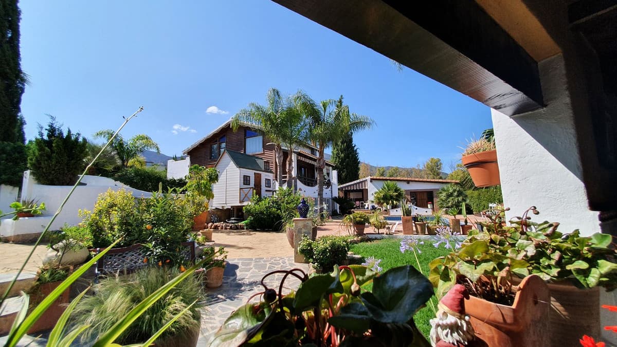 Cortijo in Alhaurín el Grande — photo 1 of 10