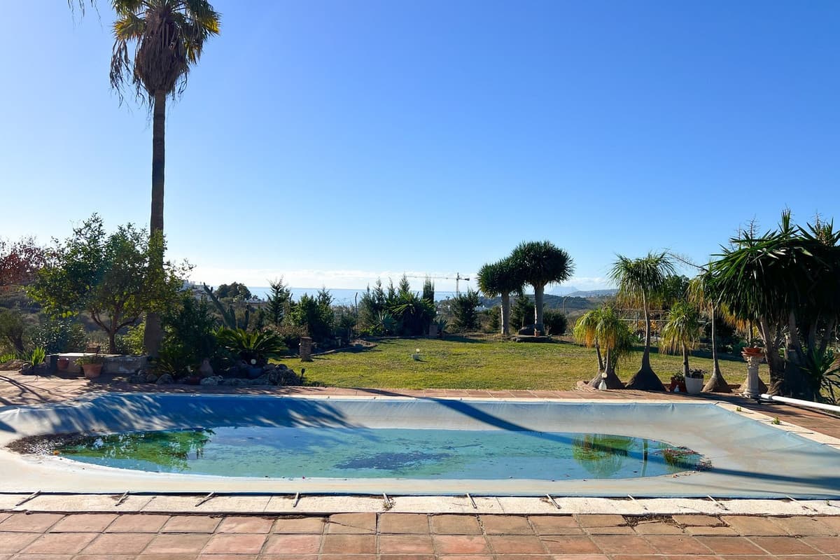 Detached Villa in Estepona — photo 2 of 10