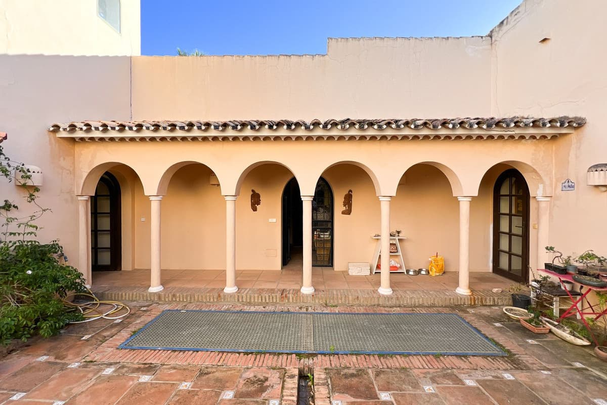 Detached Villa in Estepona — photo 4 of 10