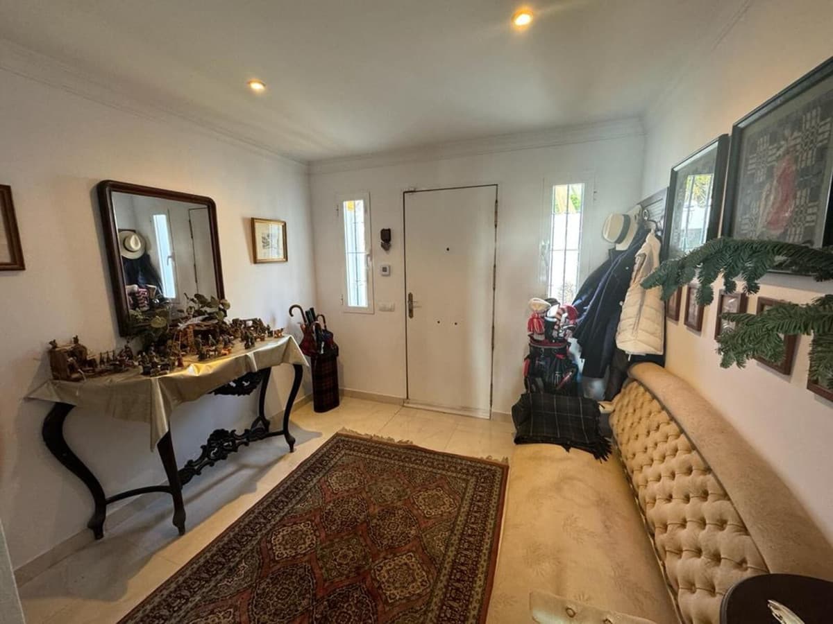 Townhouse in Aloha — photo 5 of 10
