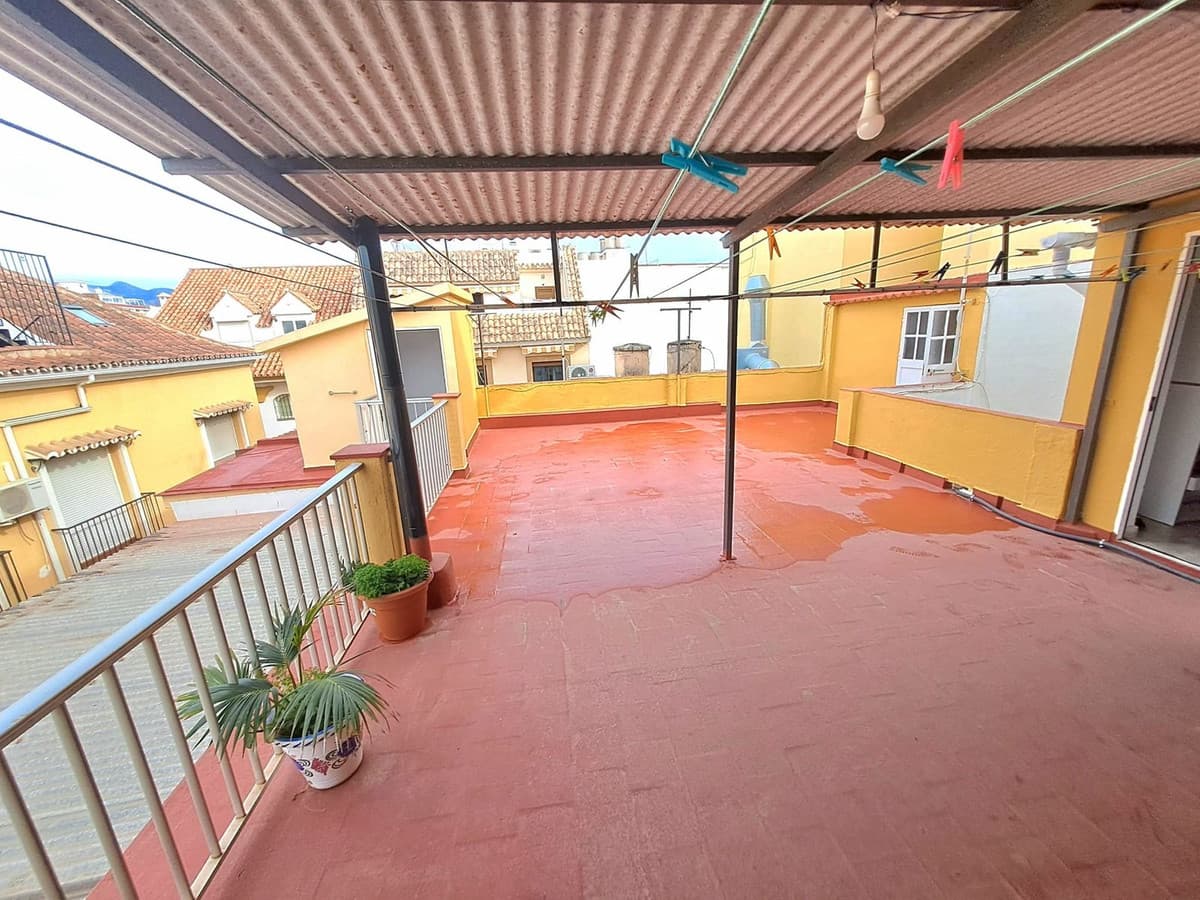 Middle Floor Apartment in Fuengirola — photo 2 of 10