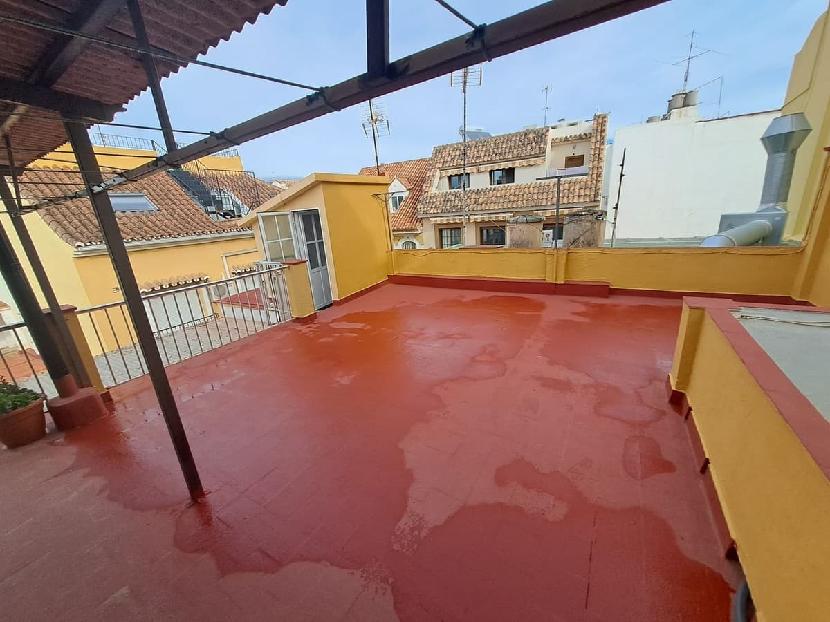 Middle Floor Apartment in Fuengirola — photo 3 of 10