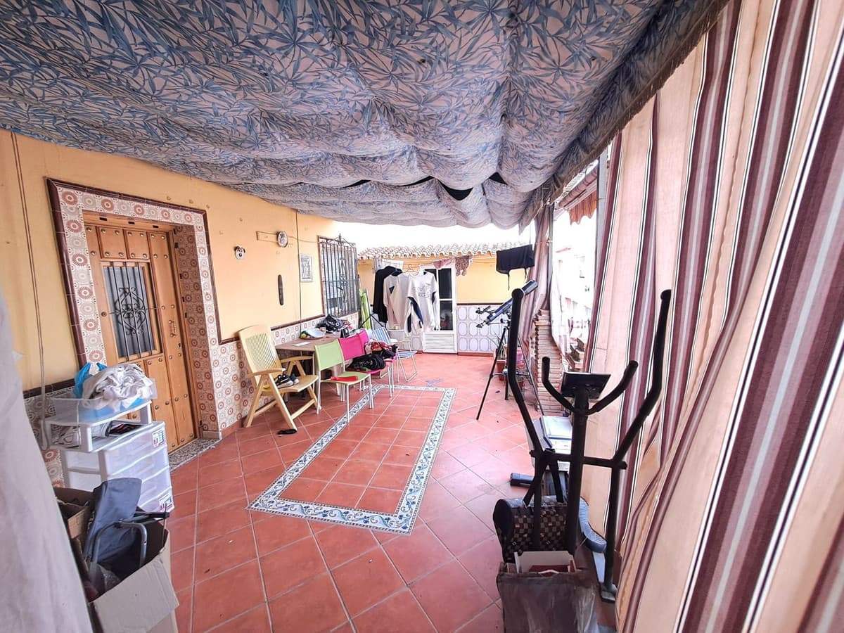 Middle Floor Apartment in Fuengirola — photo 4 of 10