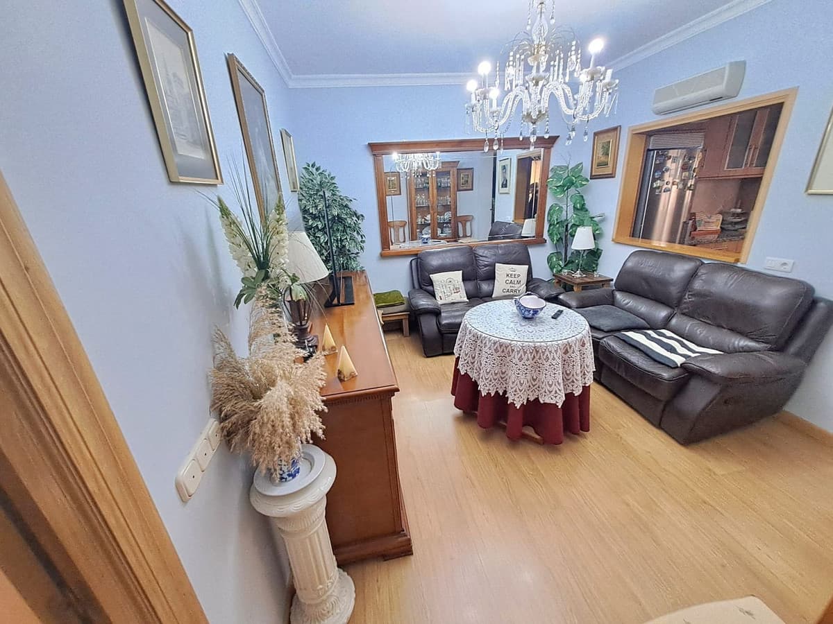 Middle Floor Apartment in Fuengirola — photo 8 of 10