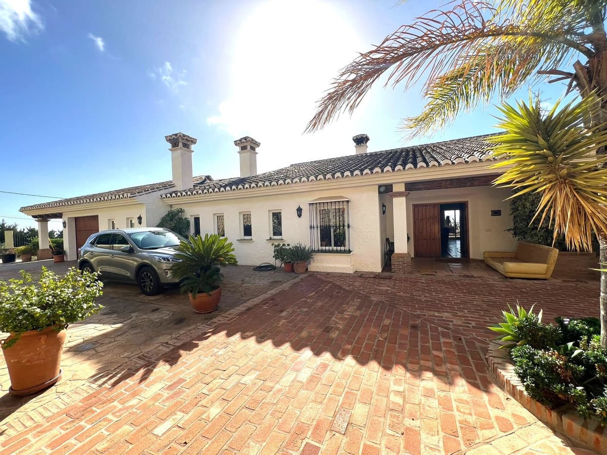Detached Villa in Mijas — photo 2 of 10