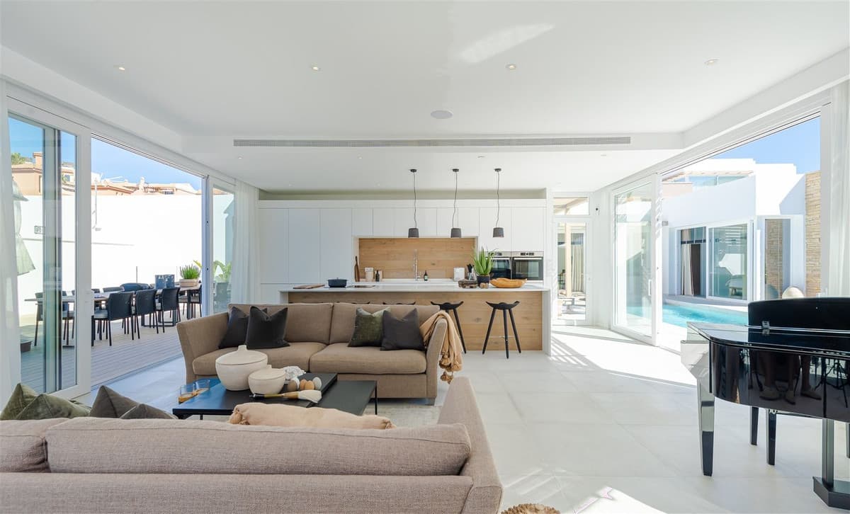 Detached Villa in Riviera del Sol — photo 7 of 10