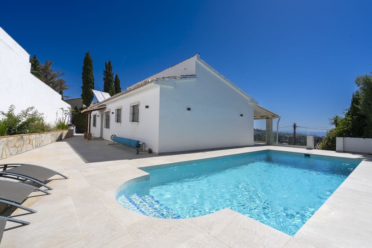 Detached Villa in La Cala de Mijas — photo 1 of 10