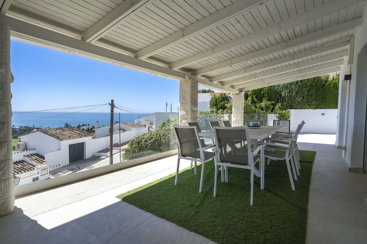 Detached Villa in La Cala de Mijas — photo 2 of 10