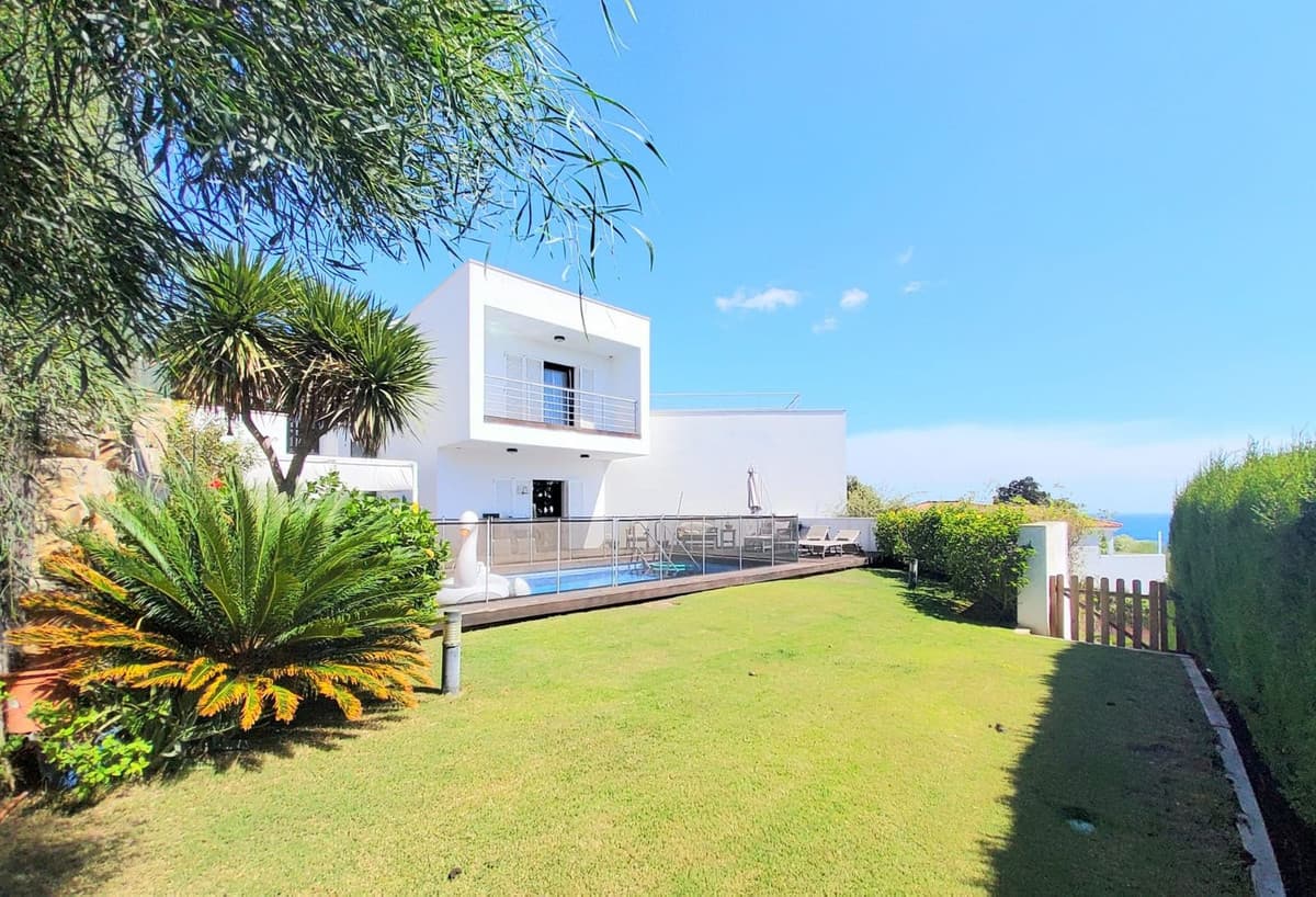 Detached Villa in Torreguadiaro — photo 1 of 10