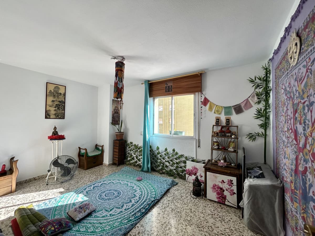Middle Floor Apartment in Torremolinos Centro — photo 7 of 10