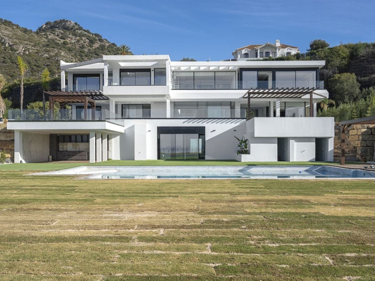 Detached Villa in Benahavís — photo 2 of 10