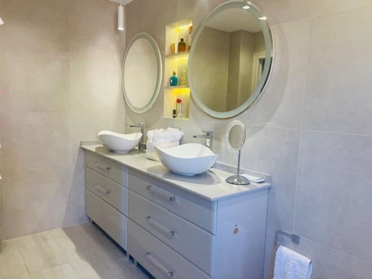 Middle Floor Apartment in Estepona — photo 9 of 10