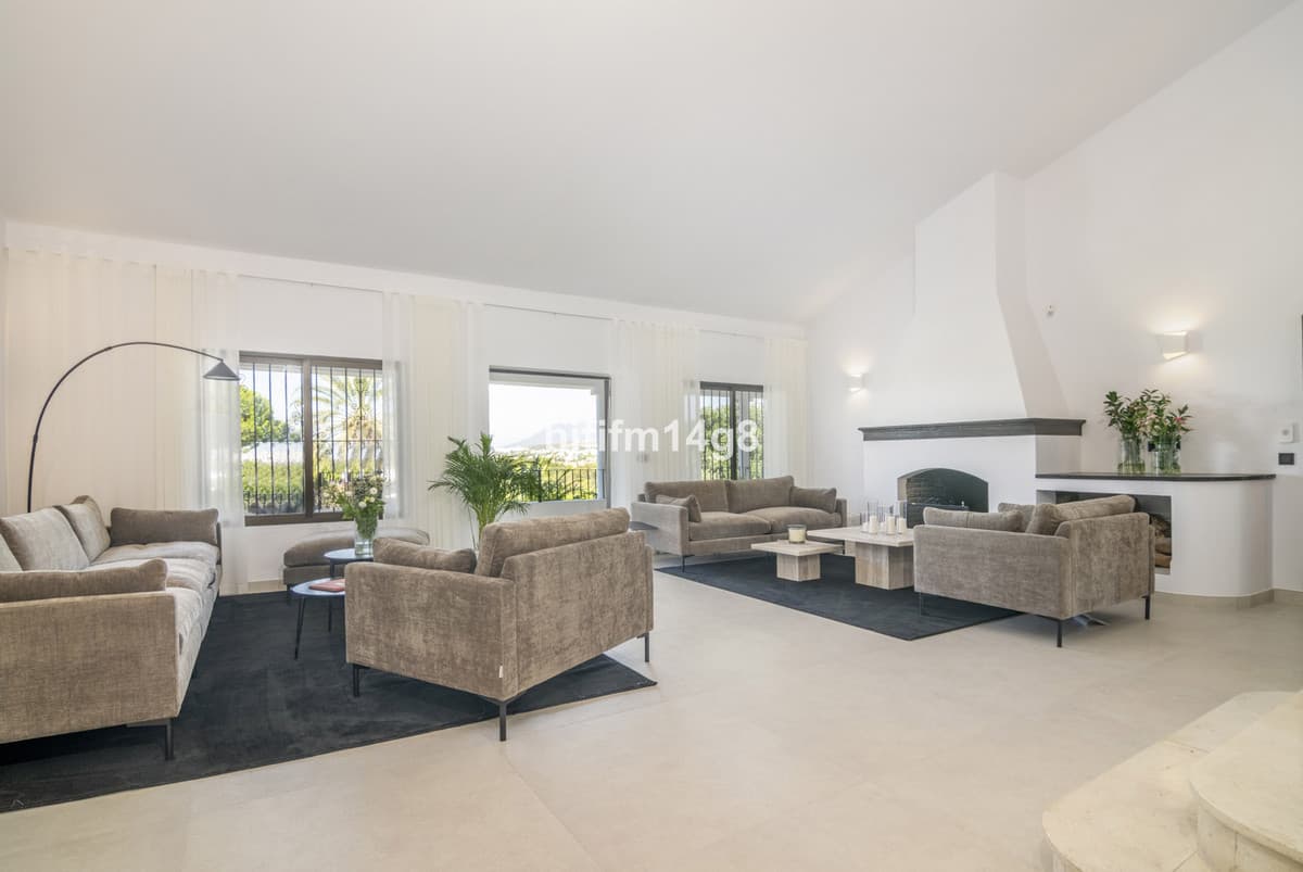 Detached Villa in San Pedro de Alcántara — photo 4 of 10