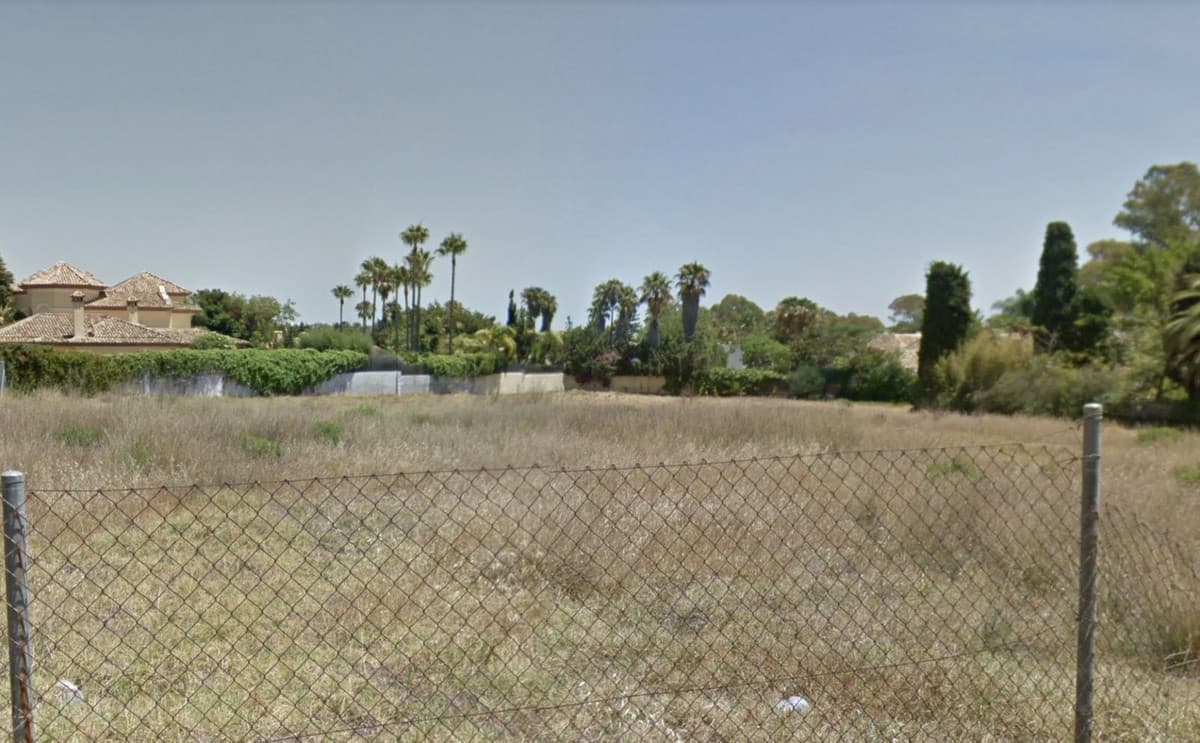 Residential Plot in Guadalmina Baja — photo 3 of 6