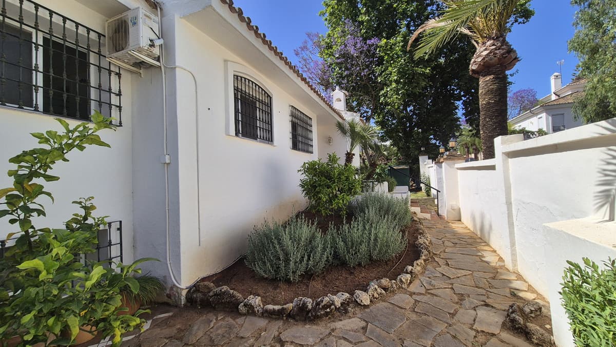 Detached Villa in Elviria — photo 7 of 10