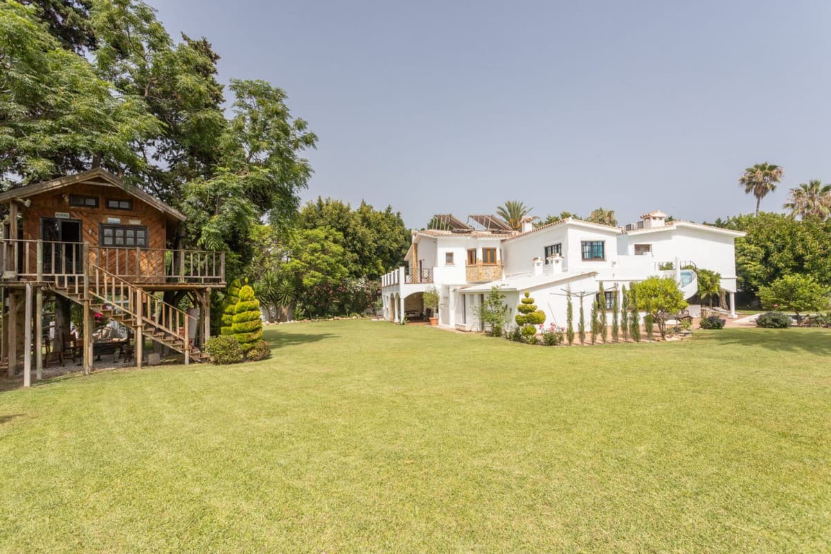Detached Villa in Guadalmina Baja — photo 4 of 10