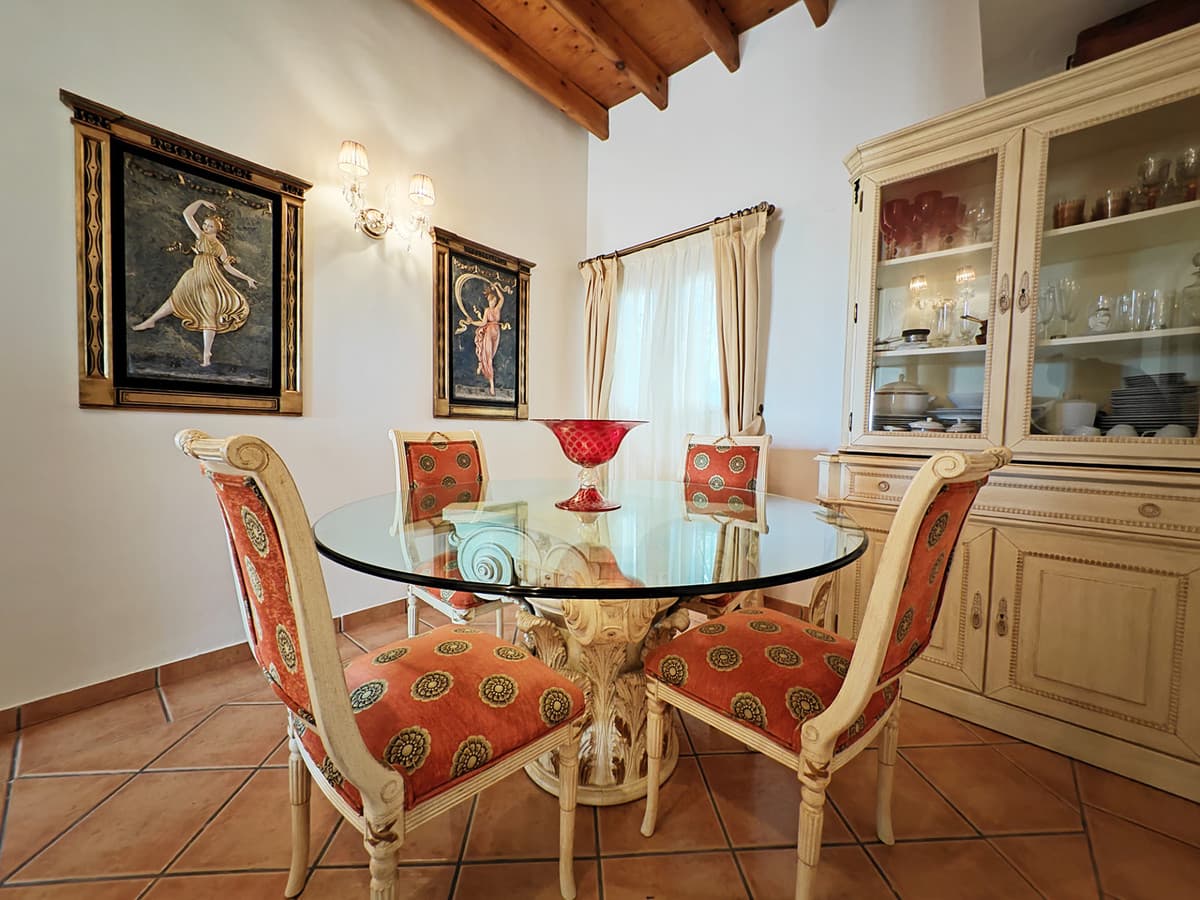 Detached Villa in Marbesa — photo 3 of 10