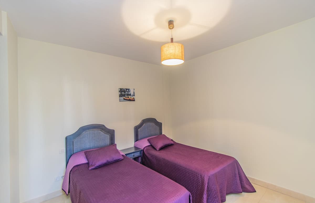 Middle Floor Apartment in New Golden Mile — photo 9 of 10