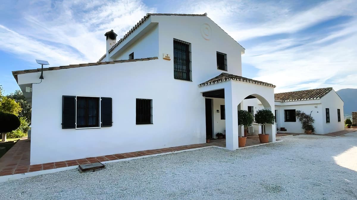 Detached Villa in La Cala de Mijas — photo 2 of 10