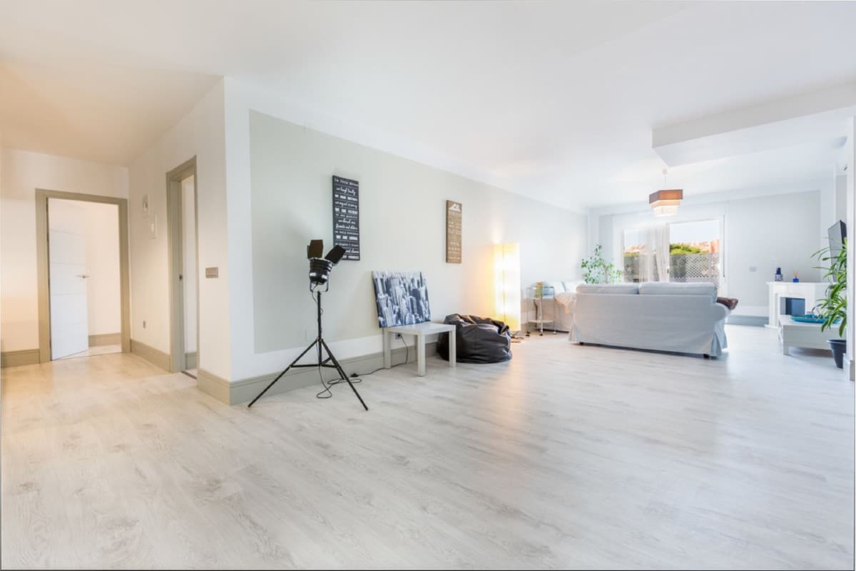 Middle Floor Apartment in Nueva Andalucía — photo 3 of 10