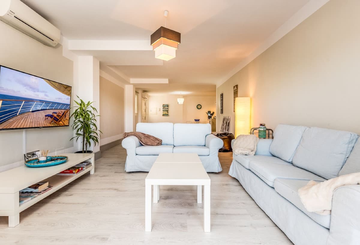 Middle Floor Apartment in Nueva Andalucía — photo 4 of 10