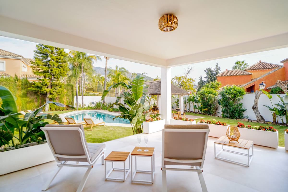 Detached Villa in Marbella — photo 1 of 10