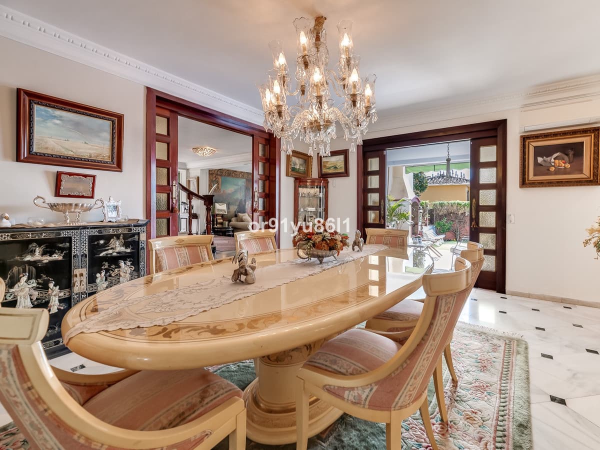Detached Villa in The Golden Mile — photo 5 of 10