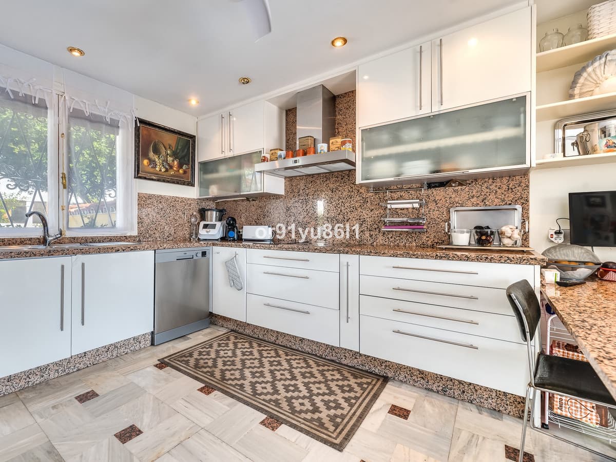 Detached Villa in The Golden Mile — photo 6 of 10